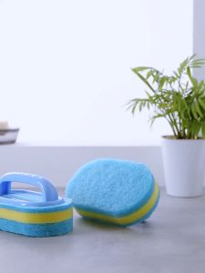 แปรงฟองน้ํา ทําความสะอาดหม้อ กระทะ กระเบื้อง อเนกประสงค์ หนา สามชั้น พร้อมด้ามจับ 1 ชิ้น