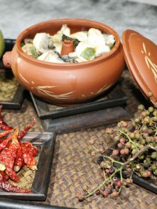 Mini Purple Clay Steam Pot for Home And Commercial Use Hotel Commercial Brown Earthenware Pot Kitchen Cooking Utensils