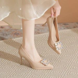 รองเท้าส้นสูงคัทชูส้นเข็ม สีครีม หัวเพชร สูง3นิ้ว