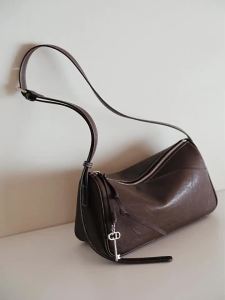 CHIO‘2ND | Retro Minimalist Brown Faux Leather Baguette Bag