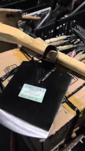 Paket cangkul Crocodile Asli dengan gagang cangkul premium mulus asli kayu jati. panjang gagang 70cm