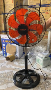 Quạt đứng Senko LTS1636 công suất 65W 3 tốc độ gió (cam & xanh két) - Hàng chính hãng