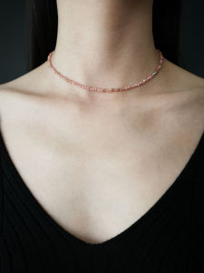 แอลบาร์เดียน โดปามีนสีชมพูอัญมณีธรรมชาติสร้อยคอลูกปัดผู้หญิงเค้นคอหรูหราโซ่กระดูกไหปลาร้าที่เรียบง่ายแฟชั่นเครื่องประดับ