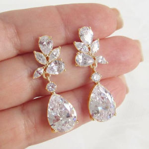 Huitan Hình Giọt Nước Hoa Tai Bling Bling Cubic Zirconia Tính Khí Bông Tai Nữ Cao Cấp Màu Bạc Trang Sức Hợp Thời Trang