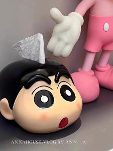 กล่องใส่ผ้าเช็ดหน้าลายการ์ตูน Crayon Shinchan ขนาดใหญ่ กล่องใส่ผ้าเช็ดหน้าพลาสติกทรงไม่สมมาตร สไตล์เก๋ไก๋หรูหรา สำหรับใช้ในบ้าน