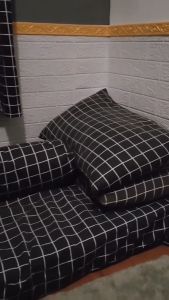 Sprei Set Single 90x200: Desain Aesthetic Motif Kotak-Kotak