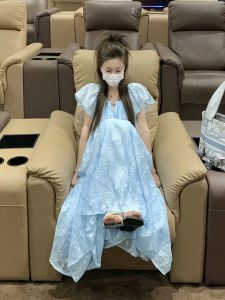 ชุดเดรสยาวทรงตรงสไตล์เกาหลีสำหรับผู้หญิงในช่วงฤดูร้อนปี 2023 แขนยาว กระโปรงทรงเอ คอปกสูง กระดุมเดียว