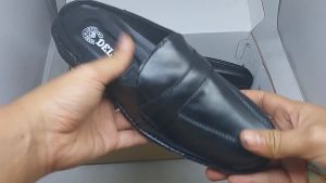 Sepatu Sandal Slop Kulit Hitam
