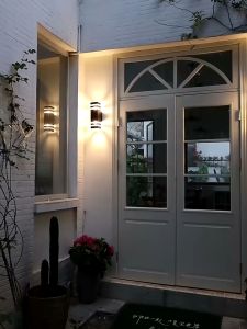 เป็นไฟติดผนัง โคมไฟ LED สีเหลืองอบอู่ หลอด และสไตล์ E27 ที่สามารถสนับสนุนกับหน้าไฟ