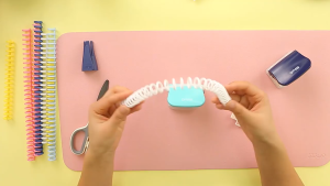 สันห่วงถอดได้ ขนาด12mm A4 30รู โค้งงอได้ไม่หัก ตัดเป็นขนาดต่างๆได้ สันห่วง ใส่กระดาษรีฟิลได้ แกะเติมไส้กระดาษเองได้ Binding Comb