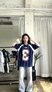 เสื้อยืดกีฬาผู้หญิงแขนสั้นเสื้อยืดคอวีลำลองเสื้อคู่รักหลวมเสื้อผ้าผู้หญิงขนาดใหญ่