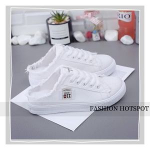 คอลเลคชั่น NQshop สำหรับผ้าใบแฟชั่น รุ่นนี้เกี่ยวข้องกับสวมใส่ง่ายแก่การใช้งานแถมทรงน่ารักมากๆห้ามพลาดน๊าา เพิ่มความงามและความสวยงามให้กับเรา