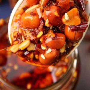 Spicy Sauce with Sunflower Seeds and Peanuts Crisp and Hot Flavor Suitable for Multiple Dishes