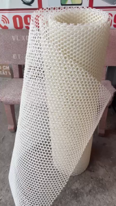 ( Khổ cao 1m x dài 1m) Lưới mủ nhựa Màu Trắng làm chuồng nuôi thú cưng và nhiều việc khác