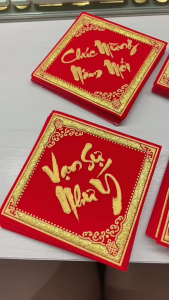 Combo 10 Tờ Giấy Decal Nhung Đỏ Dán Dưa Bưởi Trang Trí Ngày Tết 10x10cm - Giấy Dán Dưa Trí Bàn Thờ Gia Tiên Sẵn Keo - Giầy Dán Bánh Chưng Bánh Tét Dưa Hấu Chữ Nhũ Nổi Sang Trọng