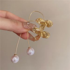 Elegant Vintage Metal Flower Earrings Womens Fashion Jewelry Unique Design Personality Accessories Light Luxury Style