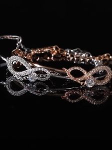 🖤Swarovski🖤Infinity series สร้อยข้อมือเพชรอินฟินิตี้เงิน สร้อยข้อมือแฟชั่นสตรีเงินแท้ 925 (SZ-YS15262) สร้อยข้อมือคู่รักสไตล์ดีไซน์คลาสสิก ของขวัญพิเศษสำหรับแฟนหรือแฟนของคุณ