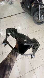 TOTOK BATOK DEPAN LAMPU ATAS R15 R 15 NEW 2017 2018 2019 2020 ORIGINAL ASLI YAMAHA BK6-F835G-00