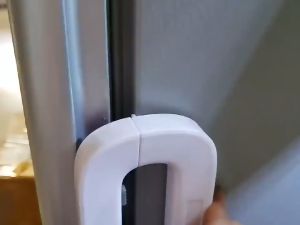 Baby Safety Lock Kunci Pengaman Pintu Laci Lemari Pakaian Kulkas