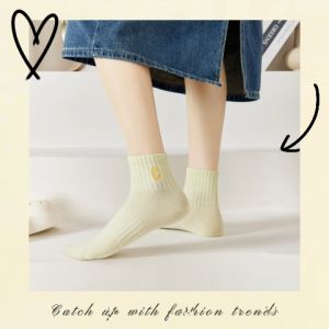 QZshop NEW ถุงเท้าเเฟชั่น มาใหม่ พร้อมส่งจากไทย ดีเทลสวยดูดีดูปัง ไม่มีคือพลาดมากน้า ตัดฟอนต์ภาษาอังกฤษ ตัว C ได้สวยมากเเก ไปซื้อกัน