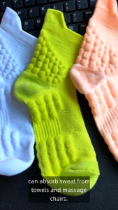 Cotton Running Socks Mid Cut Cycling Socks Towel Bottom Basketball Socks Breathable Sports Socks
