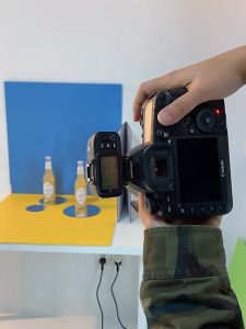 ฉากกระดานสีพื้น 1 แผ่น 2 สี อุปกรณ์ประกอบฉาก ฉากถ่ายรูปสินค้า สีพื้น ขนาดใหญ่ 60x60 cm. มีหลายสีให้เลือก พร๊อพถ่ายรูปสินค้า ฉากพื้นหลังถ่ายรูป