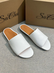 Comfortable flat flip-flops womens shoes with lazy shoes to wear casual black and white simple womens shoes