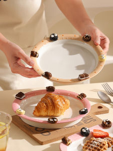 Hand-Painted Ceramic Relief Dessert Plate Beautiful Pasta Fruit Dish Western Dinnerware Cute Style Elements China Made 8 Inches