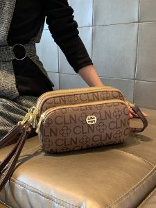 กระเป๋าสะพายข้างหนังนิ่มหลายชั้นสำหรับผู้หญิง กระเป๋าใส่โทรศัพท์มือถือขนาดเล็ก กระเป๋าสะพายข้างแบบลำลองสำหรับคุณแม่วัยกลางคน