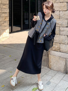 Black Two-Piece Set Womens Autumn New Style Commute Korean Version Striped Sweater Dress Natural Waist Long Sleeve Midi Skirt