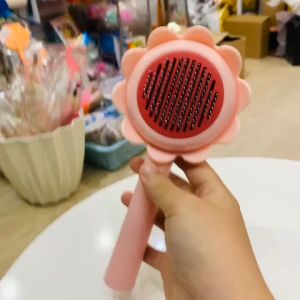 Lược chải lông cho Chó Mèo có nút bấm dễ dàng lấy lông không gây khó chịu cho thú cưng