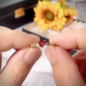 Huitan Đơn Giản Nhẫn Đứng Trái Tim Nữ Nữ Dễ Thương Ngón Tay Nhẫn Lãng Mạn Món Quà Sinh Nhật Cho Bạn Gái Thời Trang Đính Đá Zircon Trang Sức