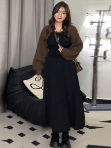 ชุดเดรสยาวแขนกุดเอวสูงทรงเอสไตล์เกาหลีสำหรับผู้หญิงไซส์ใหญ่ ชุดสองชิ้น ฤดูใบไม้ร่วง 2023 ชุดเดรสยาวคลุมเข่า