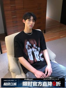 เสื้อยืดคอกลมแขนสั้นพิมพ์ลายสีพื้นสไตล์อเมริกันสำหรับวัยรุ่น ทรงหลวม ใส่สบาย ระบายอากาศได้ดี เสื้อยืดคู่รัก CuiBuju