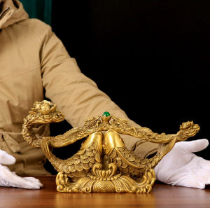 Tượng đôi cá chép nâng gậy như ý hoa mẫu đơn bằng đồng thau phong thuỷ Hồng Thắng