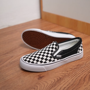 Brick Mansions -  Mission Black White CB Sepatu Slip On Sneakers Casual Pria Wanita