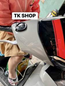Nắp che lỗ CHÂN GƯƠNG XE SH Nam 2020_2024 GỌN GÀNG