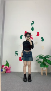 ชุดเซ็ตเสื้อคอเต่ารัดรูปแขนยาว + กระโปรงยีนส์สั้นสุดชิค