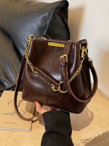 กระเป๋าสะพายข้างทรงถังสุดเก๋สำหรับผู้หญิง กระเป๋าสะพายข้าง PU นุ่ม สไตล์เกาหลี ขนาดกลาง กระเป๋าสะพายข้างแบบลำลอง