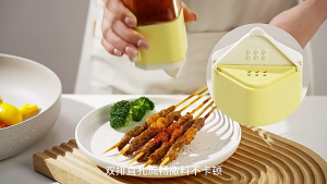 200ML Glass Spice Dispenser 0.5g Salt Press Bottle Refillable Pepper Shaker Kitchen Spice Bottle Grill Spice Jar Spice Bottle 按压调味瓶