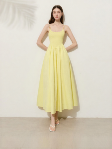 D-PLAY | Elegant Simple Vacation Yellow Dress Straps