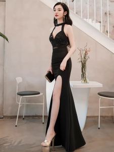 ชุดราตรีคอวีสีดำ ชุดราตรีเซ็กซี่ ชุดเดรสยาวปานกลาง แขนกุด ผ้าไนลอน ชุดราตรีสุดหรูสำหรับงานปาร์ตี้