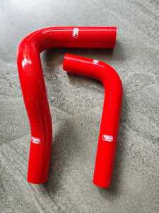 SELANG RADIATOR ATAS DAN BAWAH KIJANG SUPER 5K KF40 KF50 SAMCO SPORT SILICONE MERAH