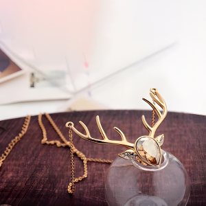 ผู้หญิงคริสตัล Elk HEAD จี้สร้อยคอ Lucky Deer Antlers เครื่องประดับคริสต์มาสฮาโลวีน PARTY ของขวัญ