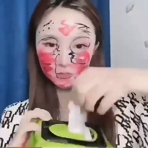 [Ready Stock] Avocado Makeup Remover Wipes 60pcs Gentle Deep Cleansing Face Eyes Lips Tisu Pembersih Mekap Avokado 牛油果卸妆湿巾