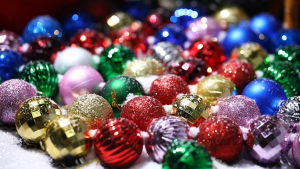 36Pcs 4cm Christmas Balls Ornaments for Xmas Tree Shatterproof Pendant Christmas Decorations Hanging Ball for Holiday Xmas Wedding Party Decor