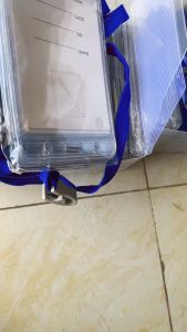 Thẻ đeo bảng tên Deli 5756/5757 - Thẻ bảng tên cao cấp - Thiết kế tiện lợi