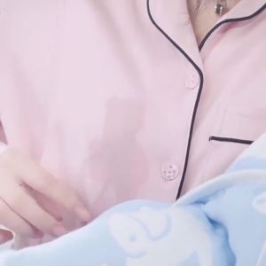 แผ่นดูดซึมน้ํานมแม่ - 100 มาตรฐานบางเฉียบ ที่มีความเสียหายยืดหยุ่น ดูดซึมน้ําและการระบายอากาศที่รวดเร็ว