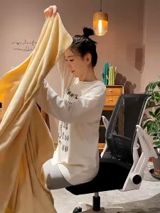 Gấu Bông Để Ôm Dựa Lưng Văn Phòng - Bộ Chăn Gối 3 in 1 - Capybara - Chuột Lang bông