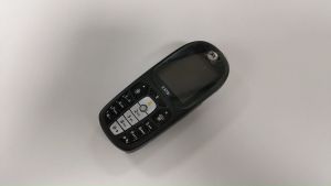 Motorola E378i 2G GSM 820mAh MP3 MP4 โทรศัพท์มือถือ การ์ดเดียว